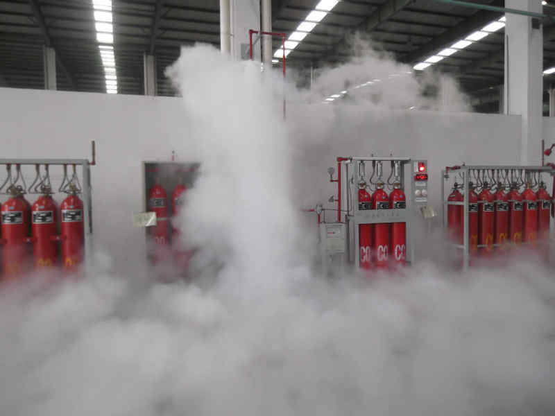 高壓二氧化碳滅火設備實際使用高壓氣體滅火實拍現場